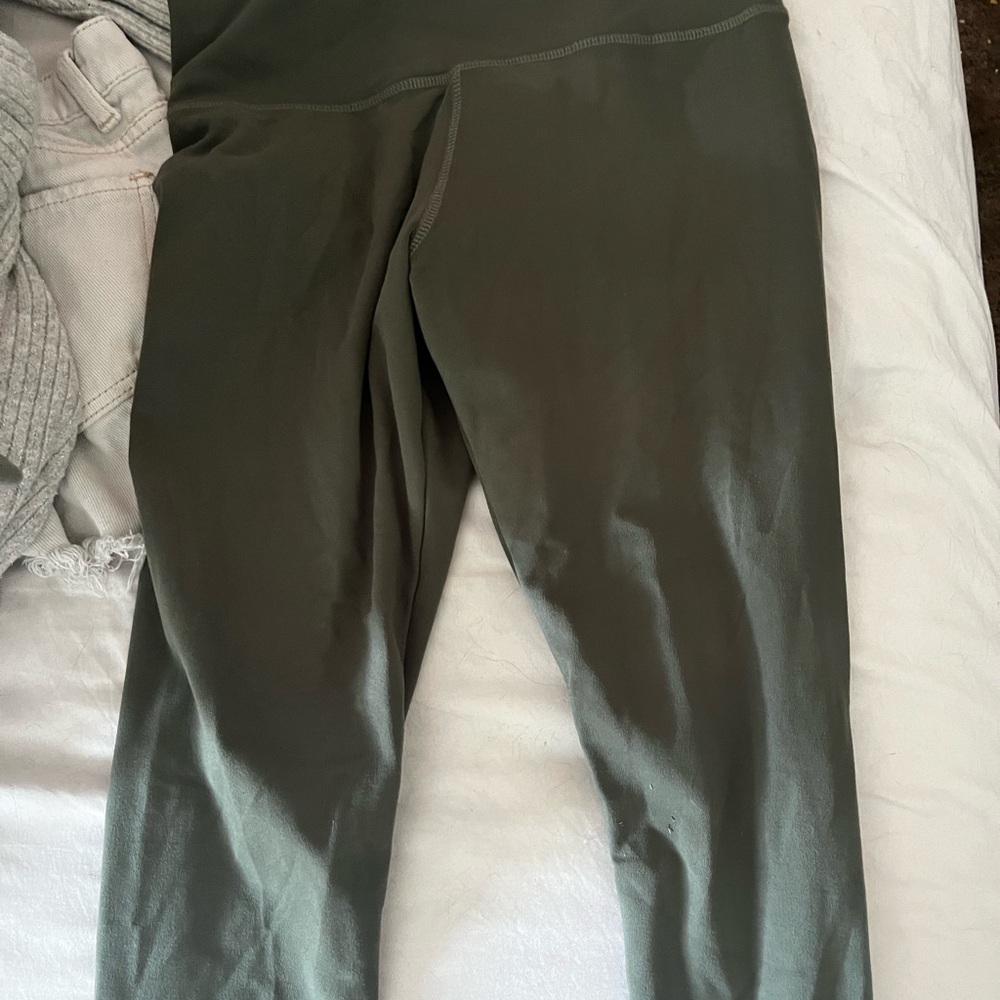 Green leggings